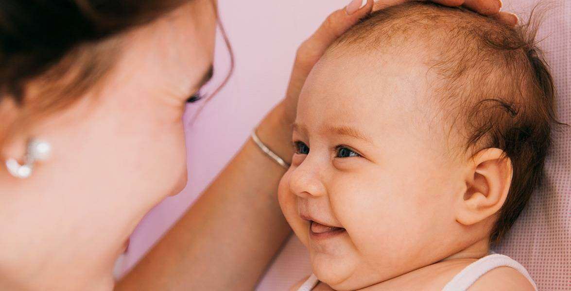 Intelegerea copilului incepe cu primele momente de afectiune