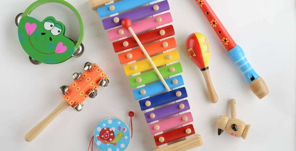 Instrumente muzicale de jucarie